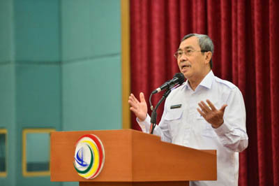 Sandang Predikat Pelayanan Mandiri, Gubri Minta RSUD Arifin Achmad Tingkatkan Pelayanan